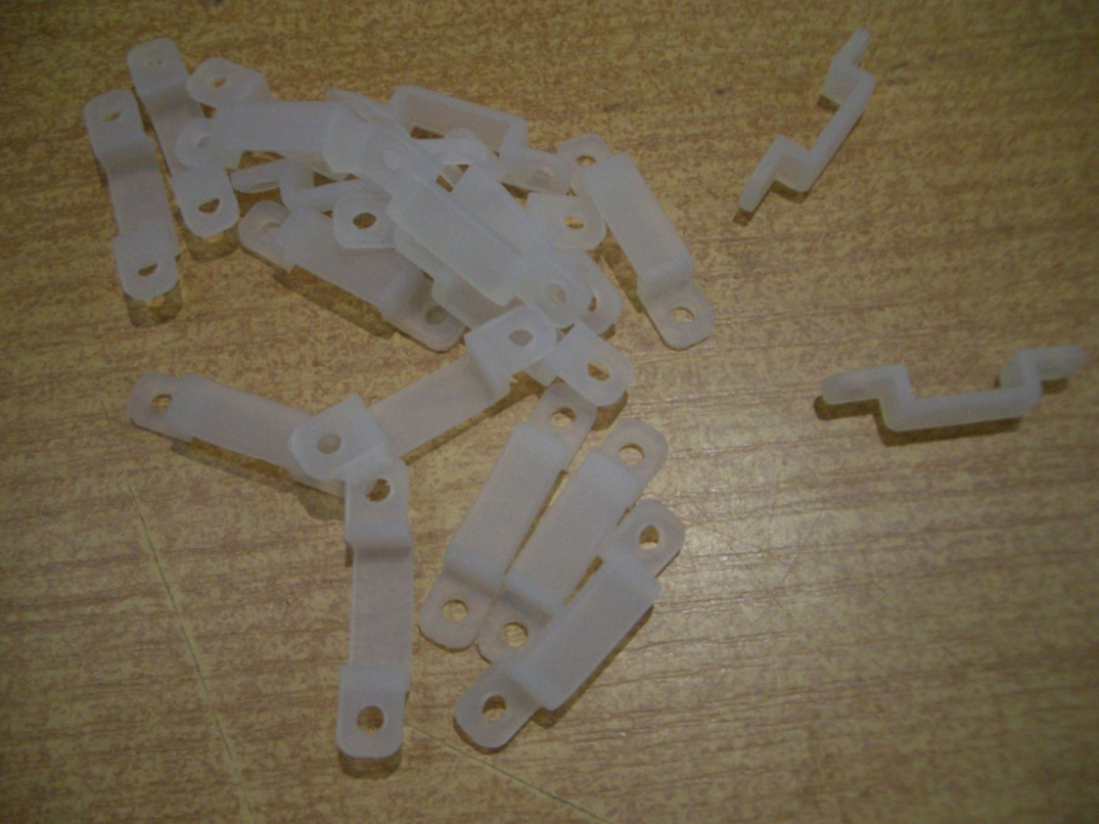 Крепеж для ленты 12в IP68 4х12  