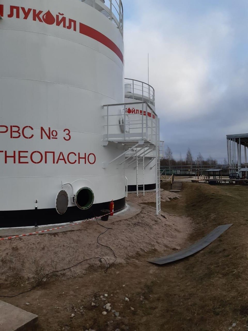 Ремонт резервуаров на нефтебазе «ЛУКОЙЛ» в Псковской области